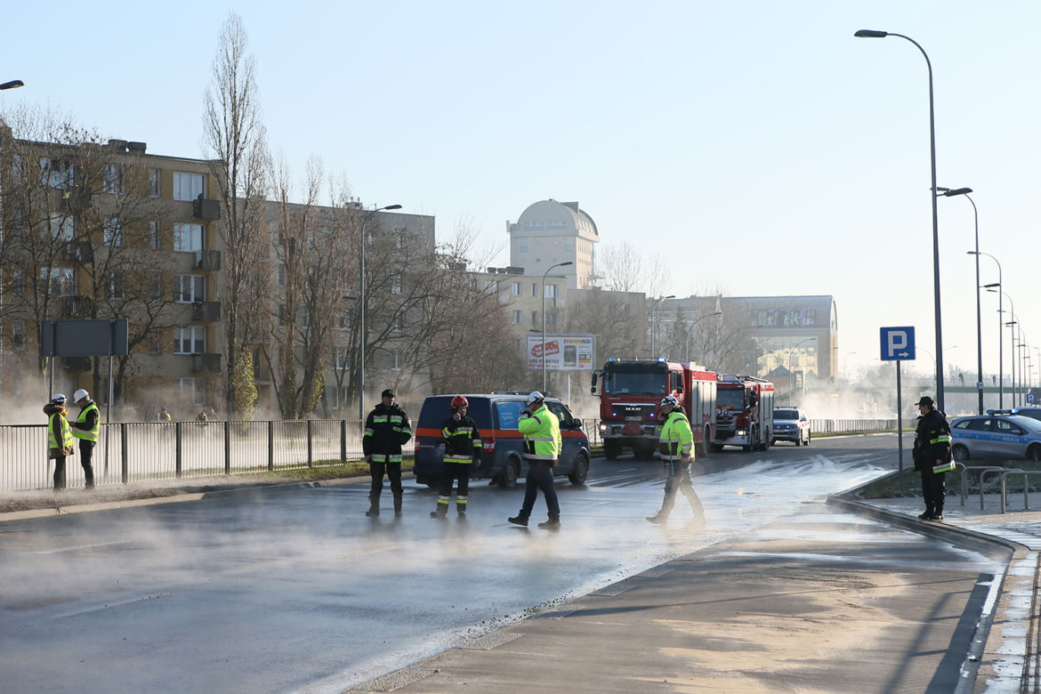GALERIA-Awaria rury ciepłowniczej na Sadybie w Warszawie