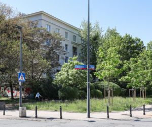 Warszawa dawniej i dziś. Kiedyś stał tu luksusowy gmach i tętniło życie. Niezwykłe losy kamienicy przy Nowolipiu 64