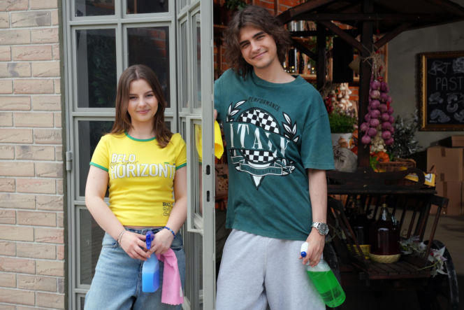 Barwy szczęścia, odc. 3293. Ewa (Gabriela Ziembicka), Romeo (Jacek Tyszkiewicz)