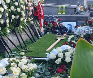 Obok niego spoczął poseł Łukasz Litewka. Kim był Aleksander Widera?