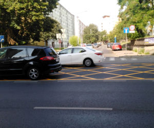 Yellow box na skrzyżowaniu ulic Matejki i Bazarowej w Szczecinie