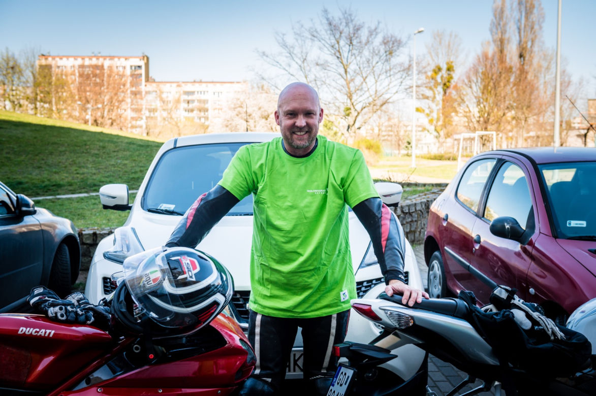 Koronawirus w Trójmieście. Jeżdżą na motorach i pomagają seniorom