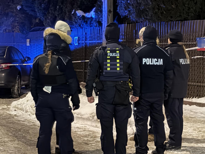 Tajemniczy atak w Ursusie. Mężczyzna raniony nożem w pośladek, sprawcy brak