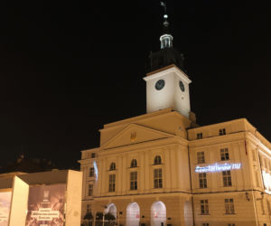 Słuszna idea czy zbędna ozdoba? #zostańwdomu na kaliskim ratuszu