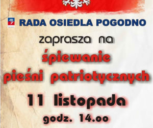 Śpiewanie pieśni patriotycznych na Pogodnie