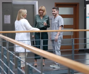 Pierwsza miłość, odcinek 3344: Marysia (Aneta Zając), Kacper (Damian Kulec), Grażyna (Grażyna Wolszczak)