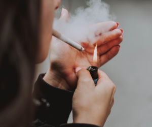 Co Polacy robią w pracy, kiedy nikt nie patrzy?