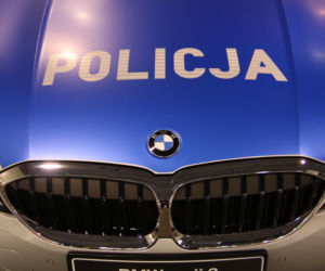Policyjne radiowozy NA BOGATO! Nowe, oznakowane BMW robi wrażenie