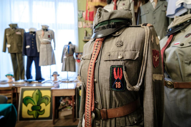 Były tu biura, przedszkole i Urząd Stanu Cywilnego. Dziś w dawnej willi fabrykanta działa harcerstwo