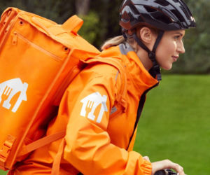 Pyszne.pl przełamuje tabu w szybkich dostawach nawiązując współpracę z Pink Shop, największą siecią sklepów erotycznych w Polsce