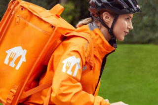 Pyszne.pl przełamuje tabu w szybkich dostawach nawiązując współpracę z Pink Shop, największą siecią sklepów erotycznych w Polsce