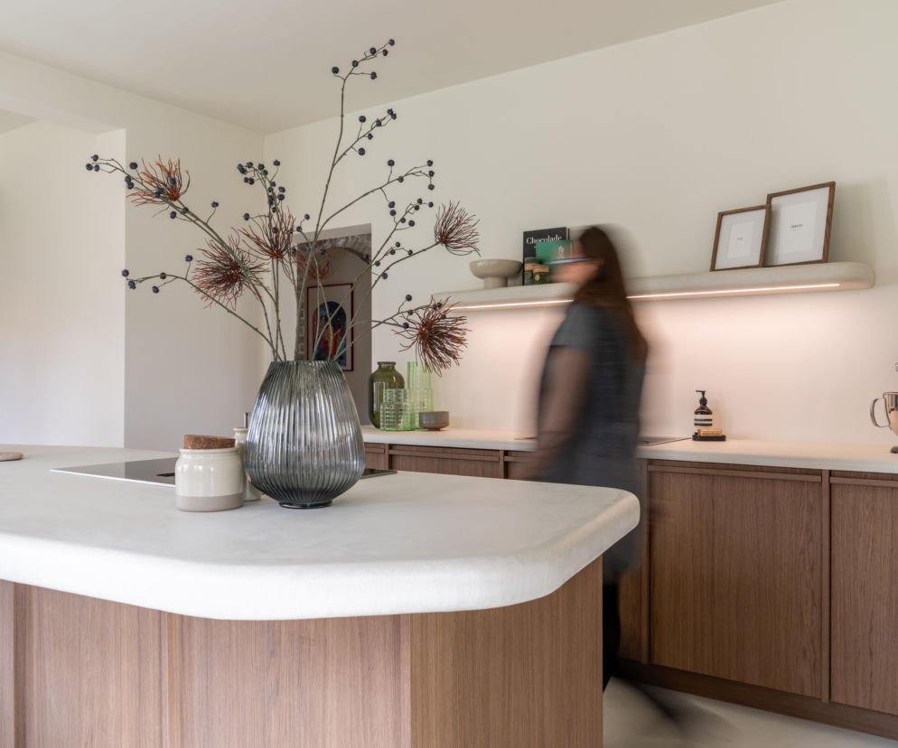 Kuchnia wykończona panelami z recyclingu - czy ten produkt zrewolucjonizuje rynek?