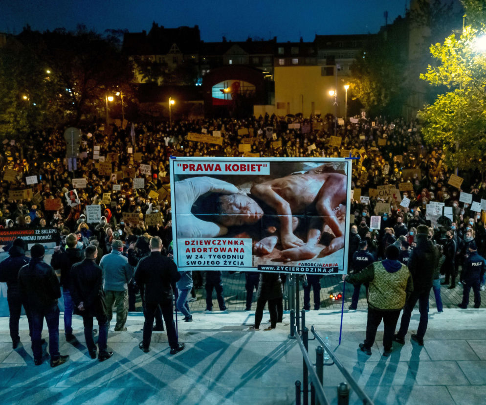 Katowice: Kuria nie wydała zgody na kontrmanifestację narodowców na schodach katedry