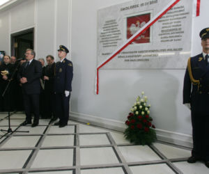 W Sejmie odsłonięto tablicę upamiętniającą 18 parlamentarzystów