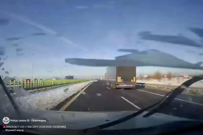 Spadający lód z tira uszkodził osobówkę! Przerażające nagranie z S5 niedaleko Leszna