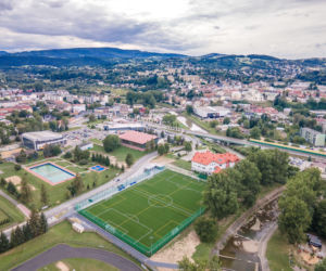 Zapłonęła w nim pierwsza na świecie uliczna lampa naftowa. To jedno z najpiękniejszych miast w Małopolsce