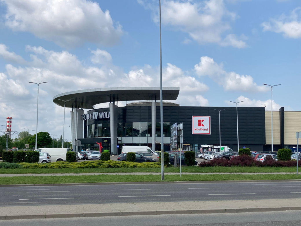 Nowy sklep Woolworth w Warszawie otwarty