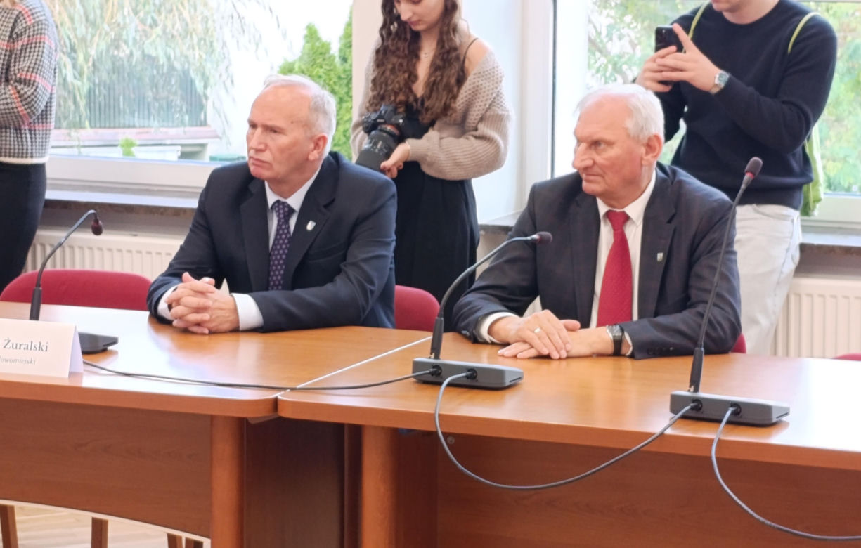 Podpisanie umów na przebudowy skrzyżowań na DK 15 w Sampławie i DK 16 w Lubajnach, Starych Jabłonkach i Zawadach Małych