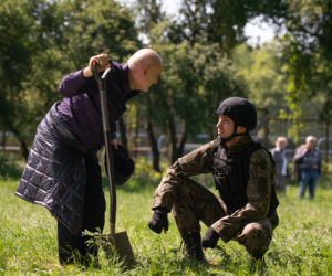 Na Wspólnej odcinek 2946: Roman (Waldemar Obłoza), Zdzisław Muszko (Piotr Cyrwus)