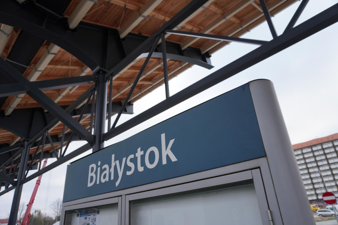 Prace przy dworcu w Białymstoku zmierzają ku końcowi. Zobacz jak wygląda teren obok dworca PKP [ZDJĘCIA]