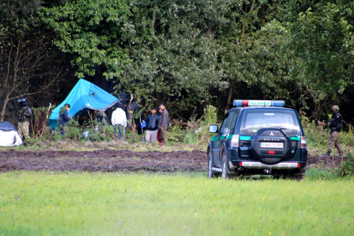 Obozowisko uchodźców na granicy polsko-białoruskiej