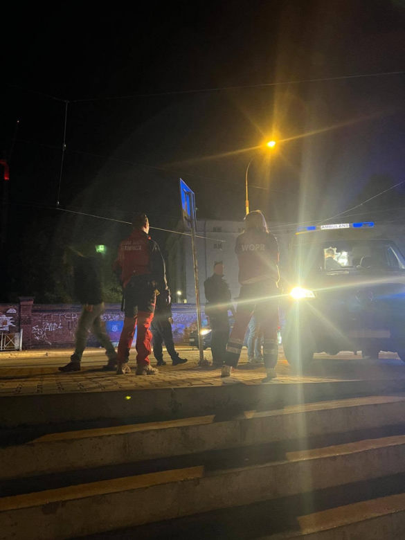 Dwie godziny wołał o pomoc na Odrze. Mężczyzna utknął na betonowej konstrukcji