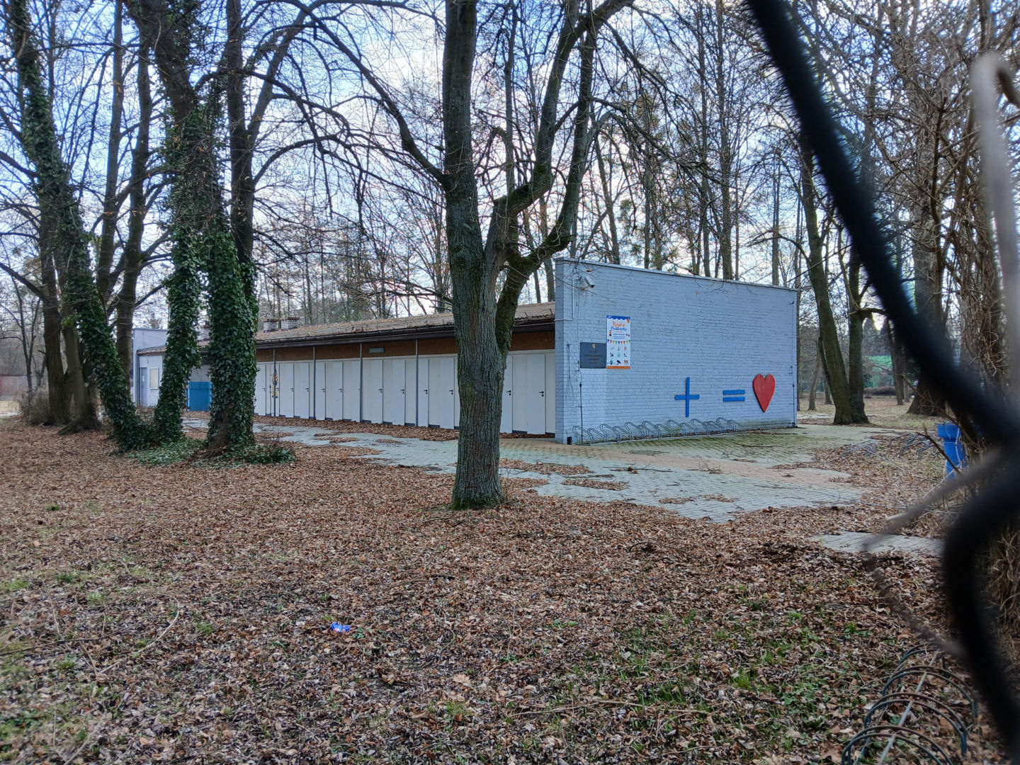 Nieczynne Kąpielisko Miejskie w Milanówku