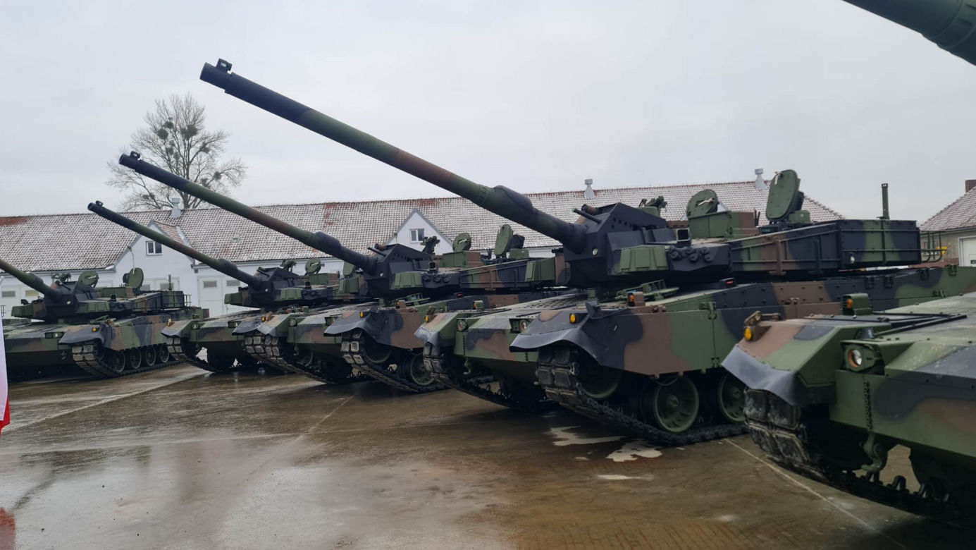 Błaszczak przekazał K2. Koreańskie czołgi już w Morągu