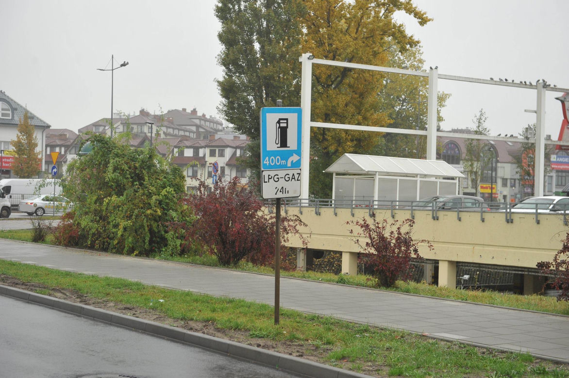  Stacja nie istnieje od 11 lat a znak wciąż stoi