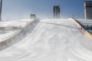 PŚ w skokach narciarskich w Vikersund odwołany. Co stało się z Kacprem Tomasiakiem?