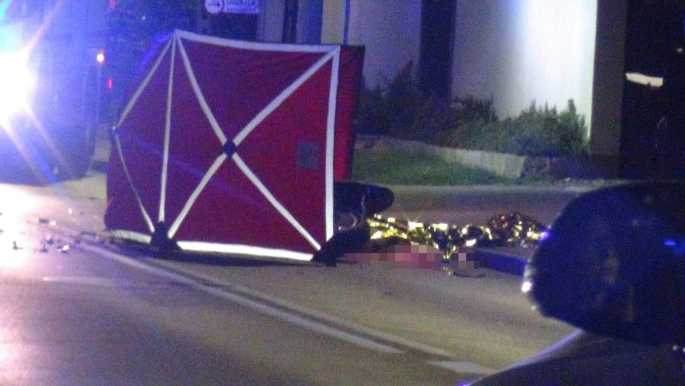 Koszmarny wypadek po Piasecznem. Motocyklista wbił się w samochód