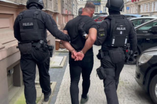 Zatrzymano złodzieja złota w sklepie jubilerskim w Lesznie. Zrobił sobie z tego stałe źródło dochodu