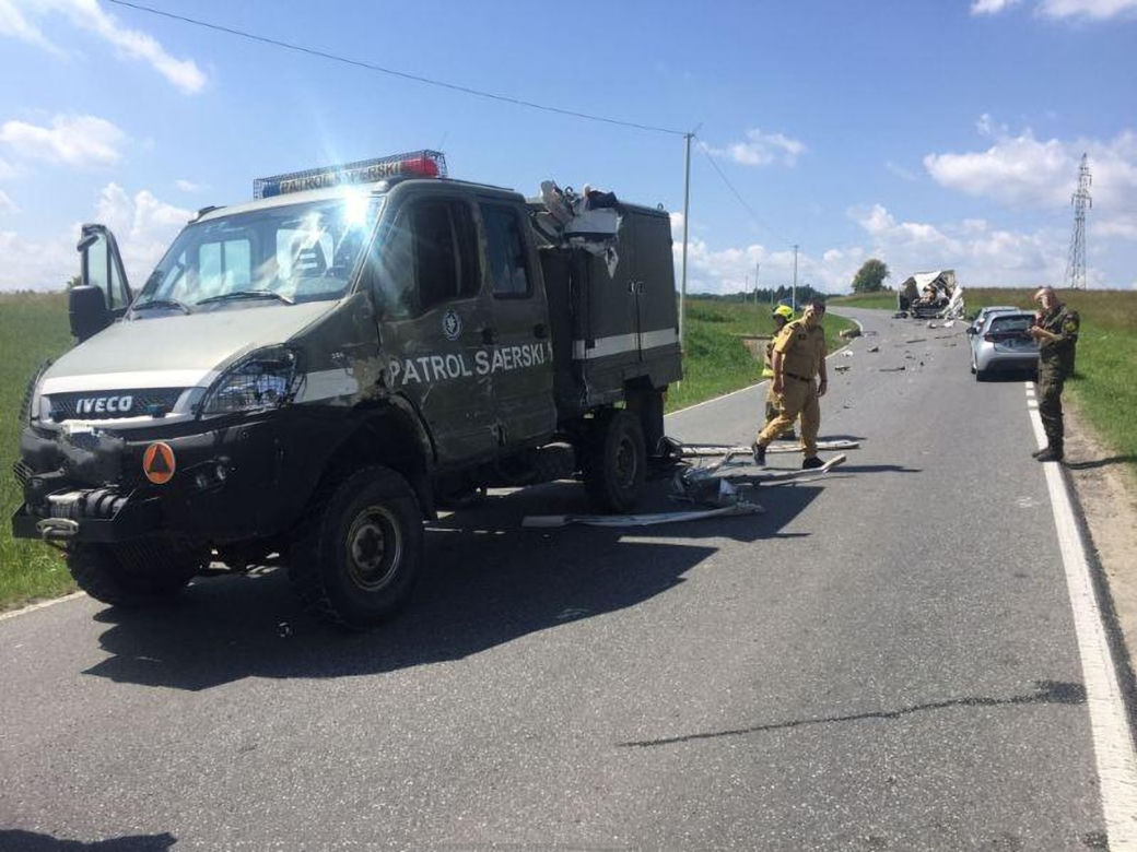  Wypadek z udziałem wojskowego pojazdu w Humniskach. Żołnierze przewozili niewybuch 