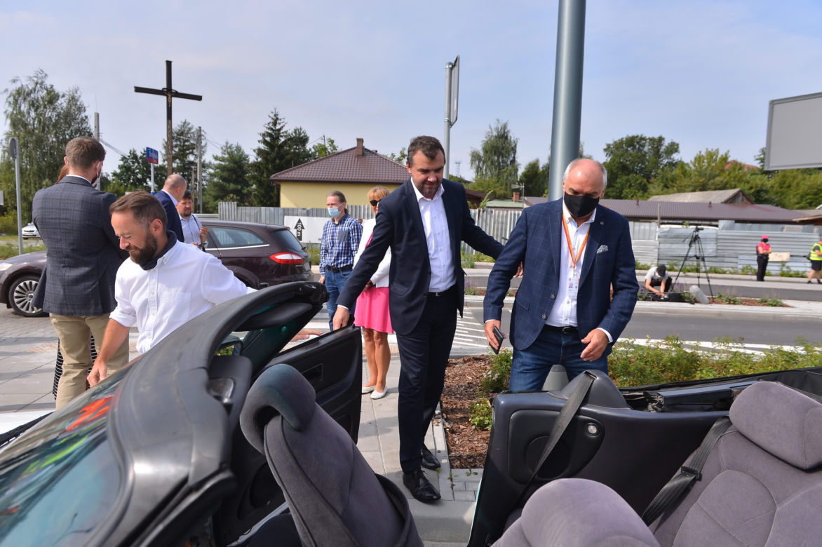 Rajd prezydenckim kabrioletem po nowej drodze