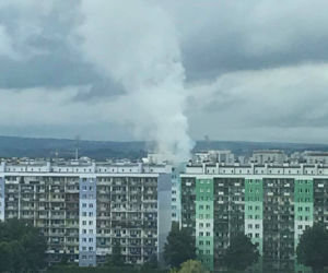 W Rzeszowie płonie mieszkanie w bloku nr 24 na Podwisłoczu