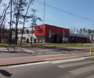 Legionowscy strażacy pokazują swoją nową remizę
