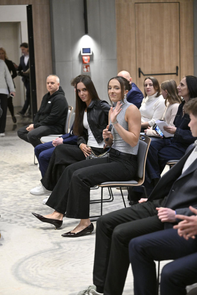 Iga Świątek i Daria Abramowicz na konferencji