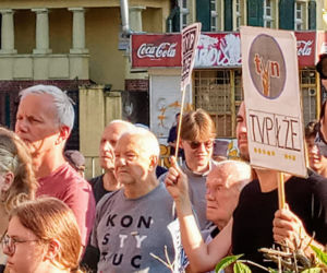 Protest w Szczecinie po przegłosowaniu ustawy Lex TVN