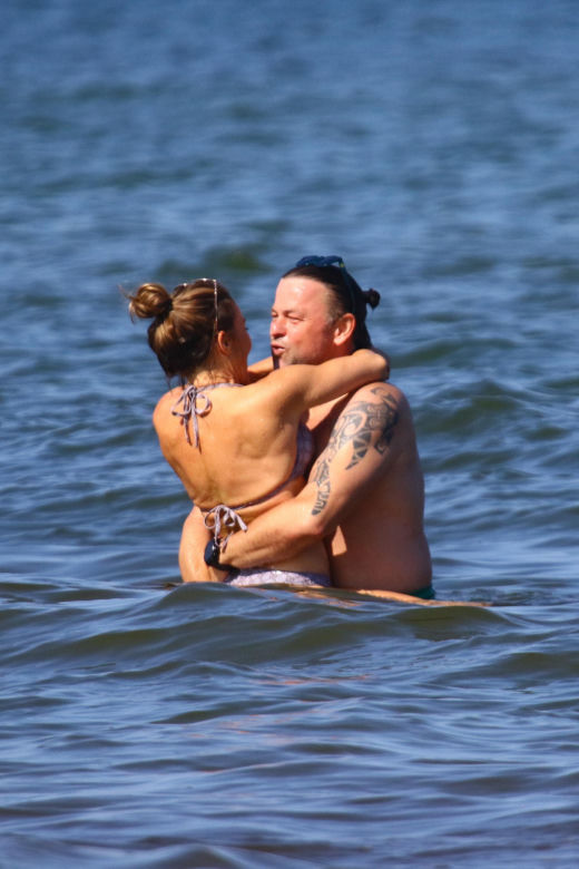 Edyta Herbuś na plaży