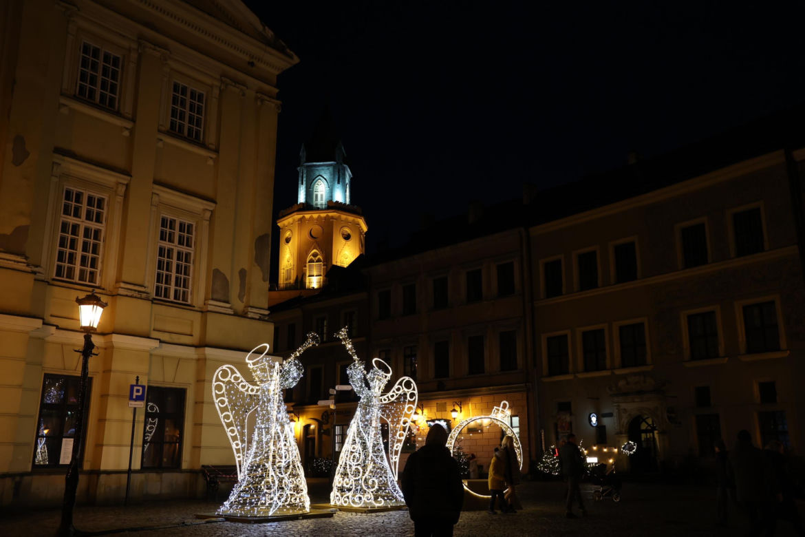 Drugi dzień świąt w centrum Lublina. Deszczowa pogoda nie odstraszyła spacerowiczów!
