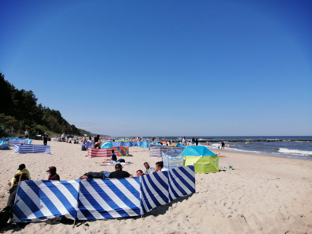 Pijany plażowicz, który odmiana opuszczenia plaży - mandat nawet 5 tys. zł