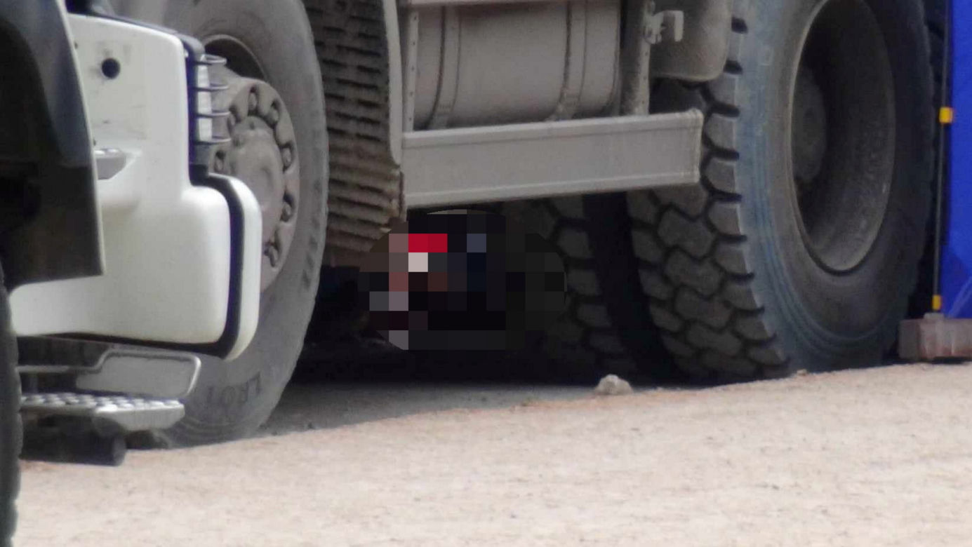 Tragedia, starauszka wpadła pod cofającą ciężarówkę! Na ratunek nie było już szans
