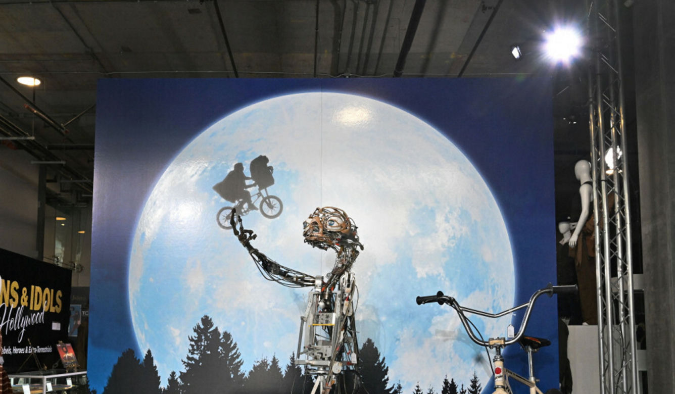  Sprzedali kosmitę za 2,6 miliona dolarów! E.T. na aukcji