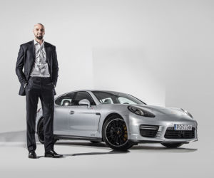 Marcin Gortat w Porsche Panamera GTS