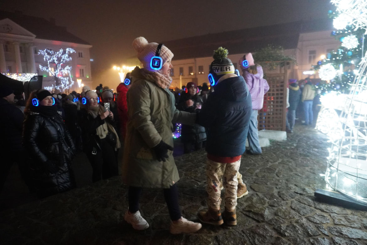 Silent disco i diabelski młyn w Rynku w Kielcach