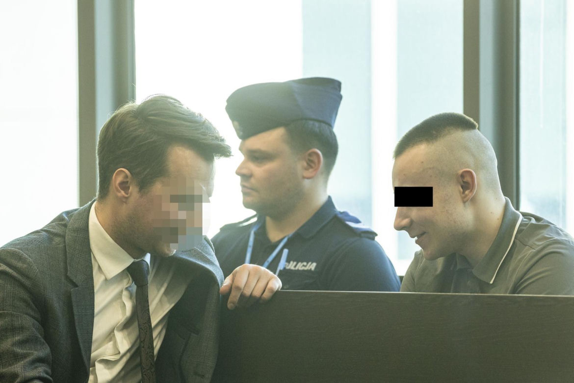 Karolina miała karmić Leosia mlekiem z wodą z kranu. Damian miał chodzić pijany. Sąsiedzi wzywali opiekę społeczną