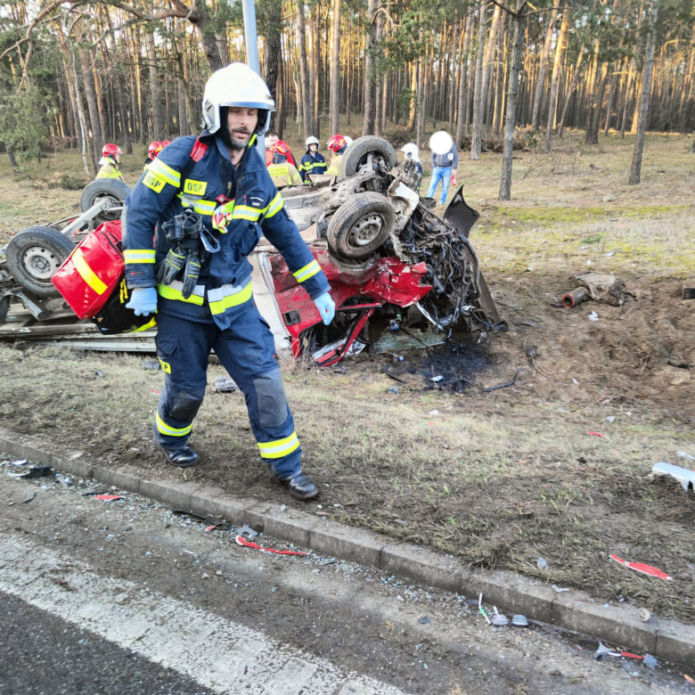 Groźny wypadek na DK 10 pod Bydgoszczą! Dwie osoby poszkodowane [ZDJĘCIA]