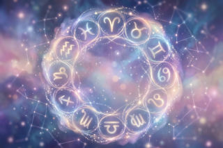 Horoskop na dziś, 22 maja - Gwiazdy zachęcają do porzucenia iluzji, ten dzień pozwoli Ci lepiej zrozumieć Twoje prawdziwe emocje