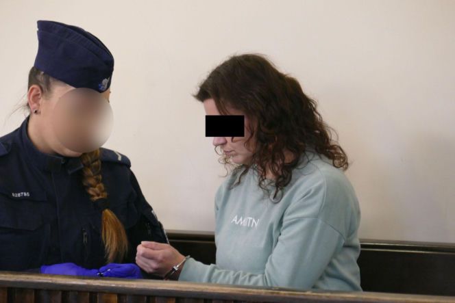 Urodziła i porzuciła dziecko obok pustostanu. Mała Wiktoria cudem przeżyła