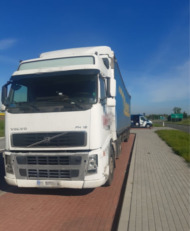 Międzynarodowy transport zatrzymany w Reńskiej Wsi [ZDJĘCIA]
